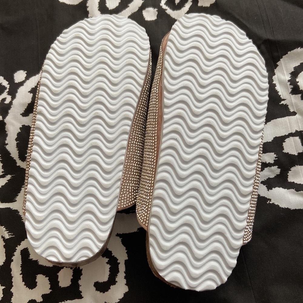 Qupid Rhinestone Slides - Picture 3 of 4